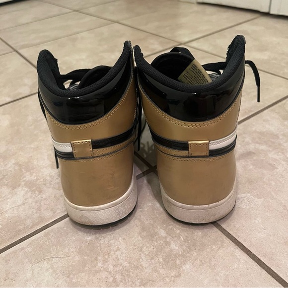 Nike Air Jordan 1 Retro High NRG
Patent Gold Toe - Picture 7 of 11